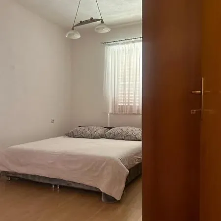 Apartment In Lipa Street