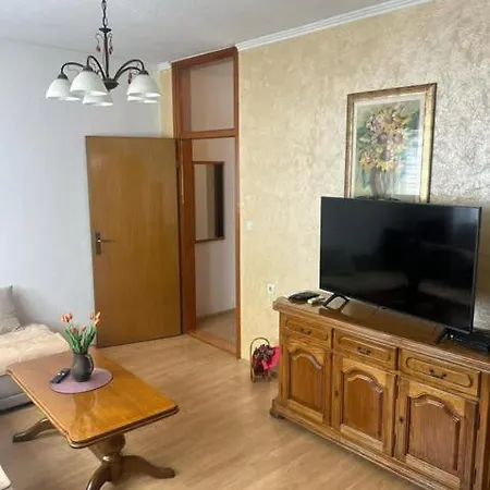 Apartment In Lipa Street